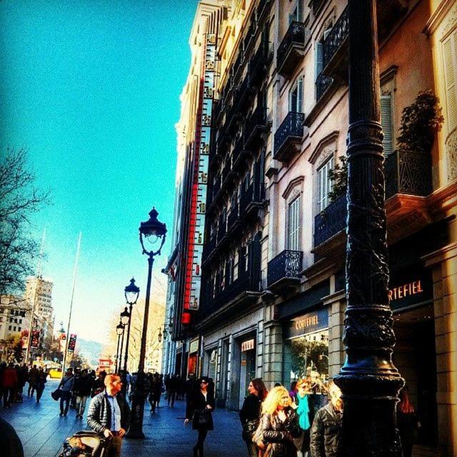 Habitacion Para Grupos Hasta 8 En Plena Rambla De Cataluna برشلونة المظهر الخارجي الصورة